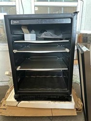 SBC057D1BSS Black/Stainless 5.3 Cu.Ft. Capacity Integrated Beverage Center Salvage Status J ,